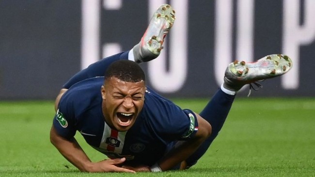 一场4-0！让意甲榜首易主：国米大胜登顶，争冠4强差3分米兰有戏