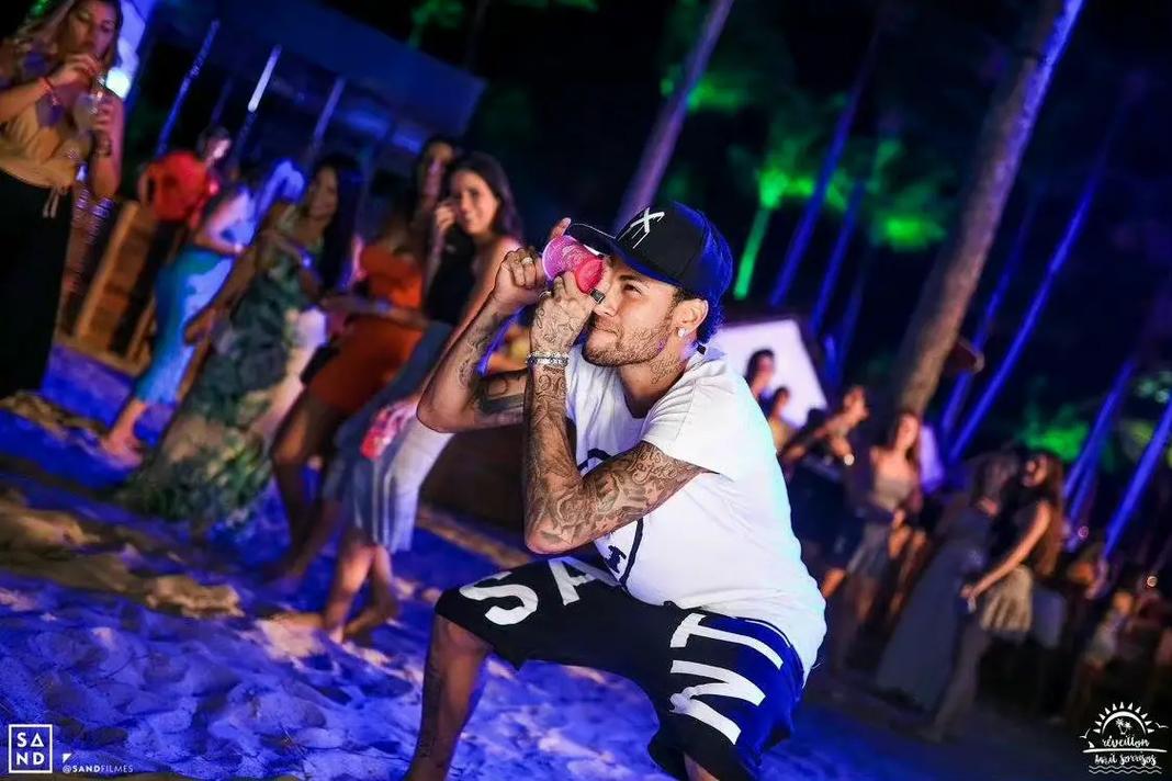 球队抓住每一个反击机会