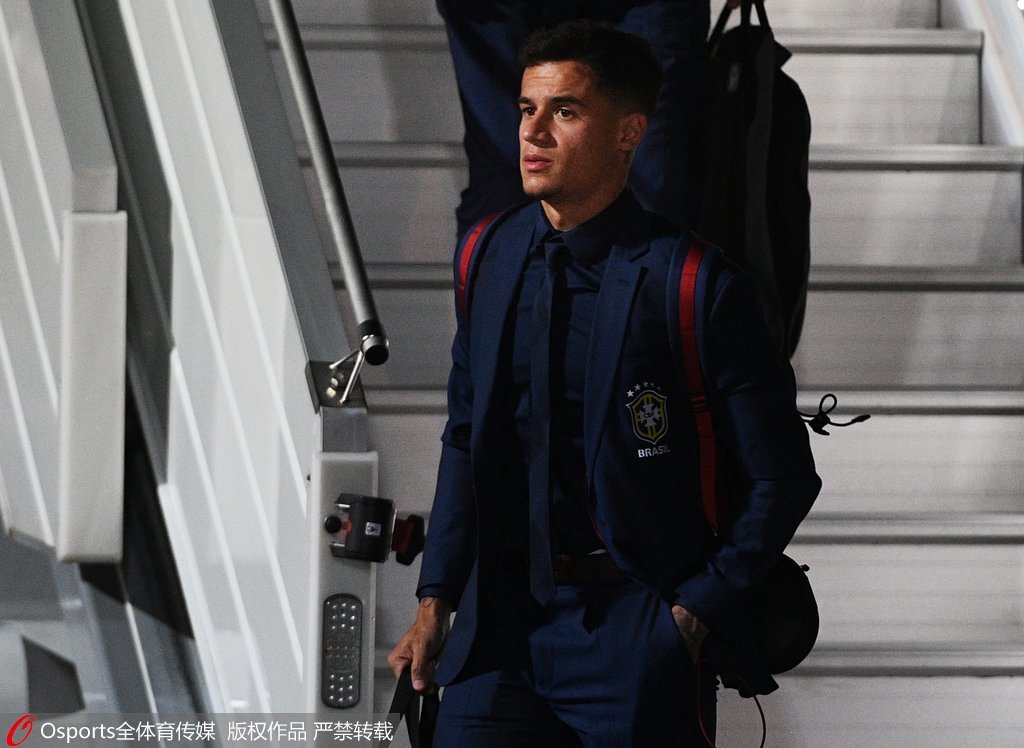 冲刺时刻！年终大战决赛实时赛况：姆巴佩领先C罗不到100票（最后冲刺！年终终极对决最新票数：姆巴佩领先C罗不足百票）