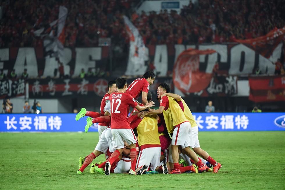 中超：上海海港4-0大胜深圳队