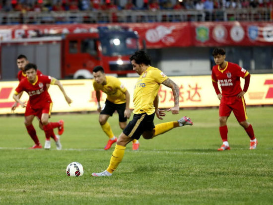 图卢兹加纳国脚阿布-弗朗西斯友谊赛重伤，法甲官方送上祝福