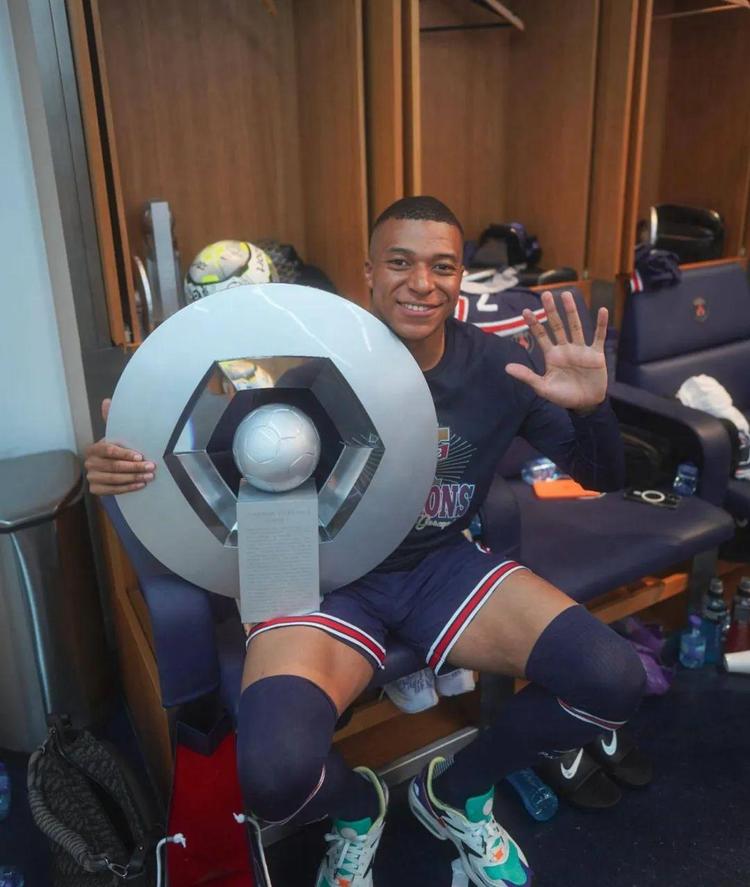 魔术：瓦格纳将接受核磁共振检查，主帅祈祷他伤无大碍