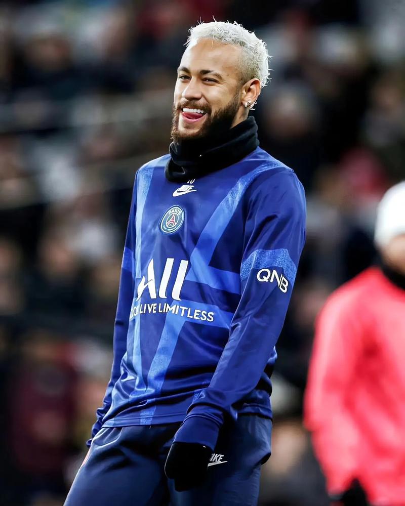 魔术晋级四强！肉装库里37分第一功臣 6人上双1数据是热火2倍